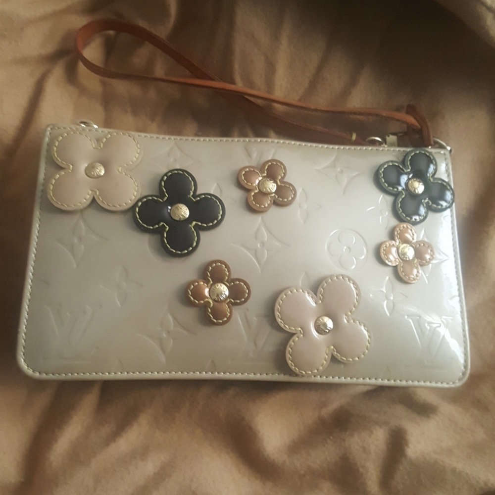 COPY - Authentic LV patent leather clutch 2